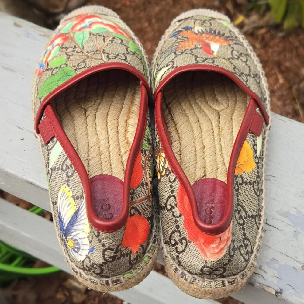 Gucci Kids Shoes with Red and Green Accents